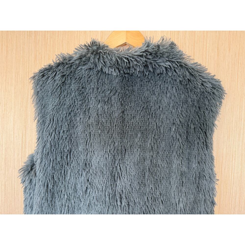 Angie Faux Fur Shaggy Vest Womens Size Large Pockets Gray Lined Soft - Picture 6 of 13